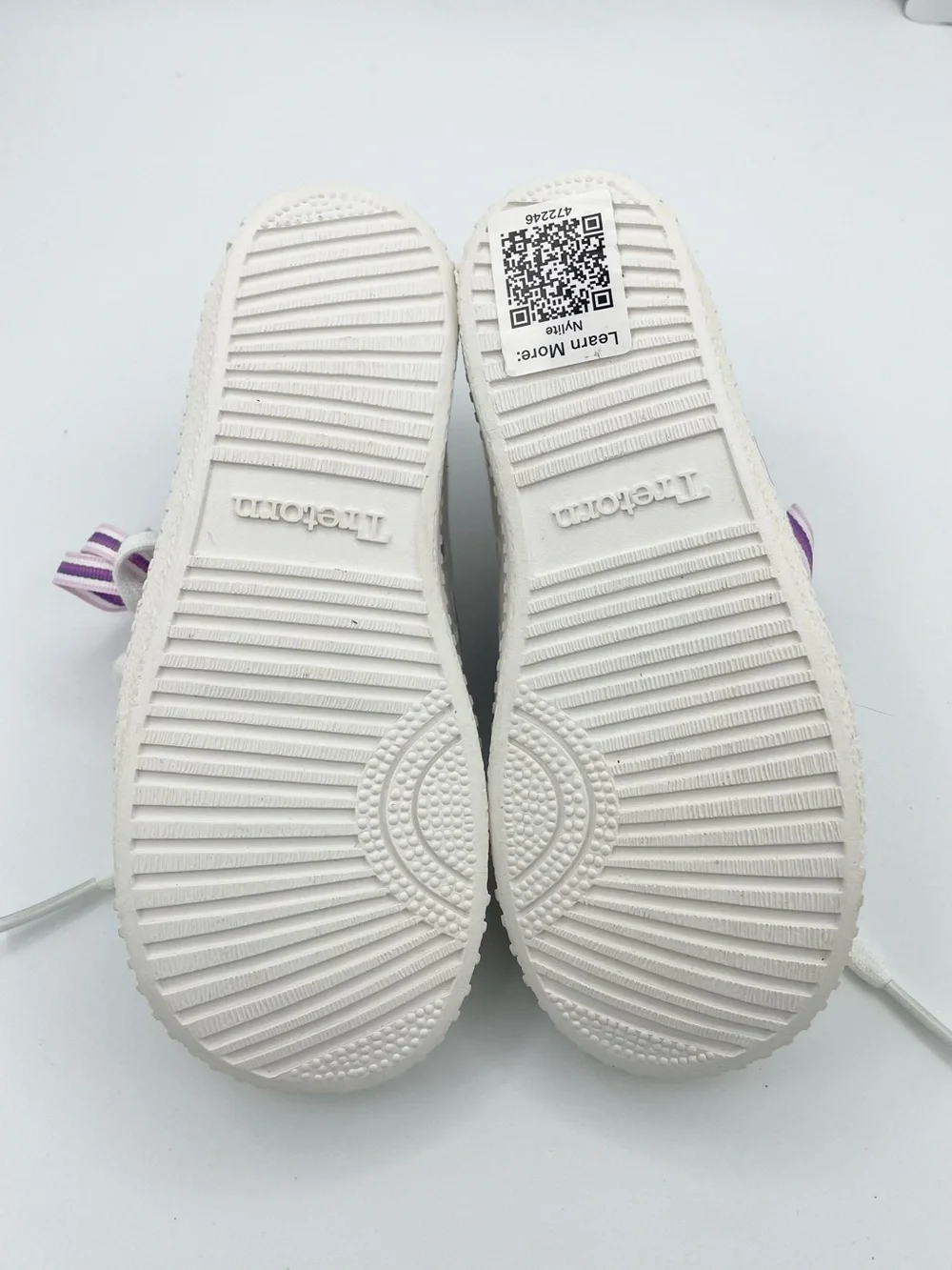 Tretorn girls white/purple canvas sneakers Size 8